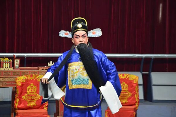 《鬧開封》